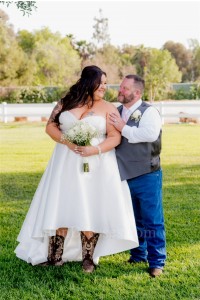 Fashion High Low Sweetheart Plus Size White Beaded Wedding Dress With Boots